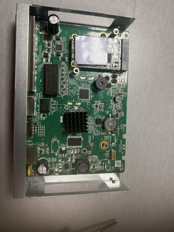 NVR 4 canaux Pré équipé 1 SSD 1To [DS-E04NI-Q1/4P(STD)(SSD1T)] - [] – Image 4