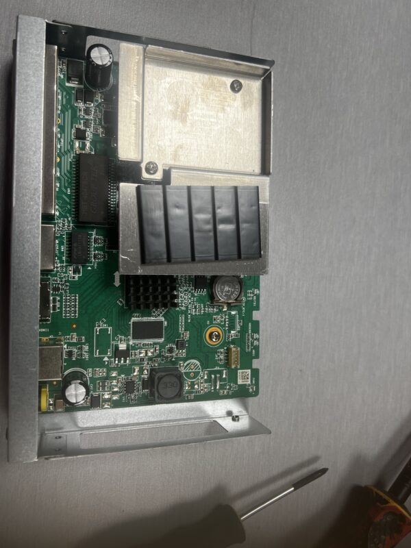NVR 4 canaux Pré équipé 1 SSD 1To [DS-E04NI-Q1/4P(STD)(SSD1T)] - [] – Image 3