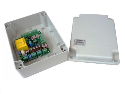 Centrale de commande pour la commande de 2 moteurs 230V AC [H70/200AC/BOX]